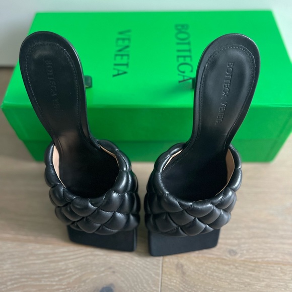 Bottega Veneta Padded Sandal - Picture 3 of 5